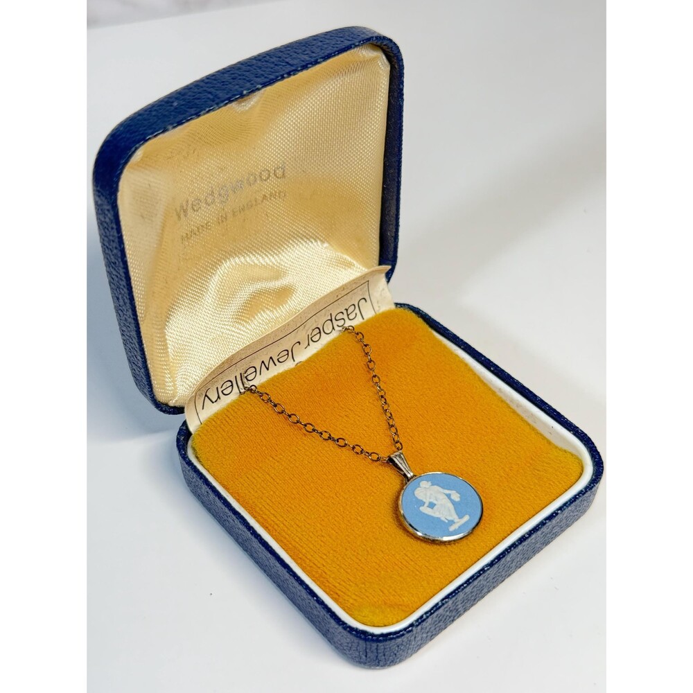 Vintage Wedgwood Blue Jasperware Sterling Silver Necklace 18" Boxed